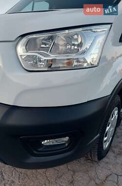 Грузовой фургон Ford Transit 2020 в 