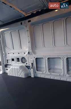 Грузовой фургон Ford Transit 2020 в 