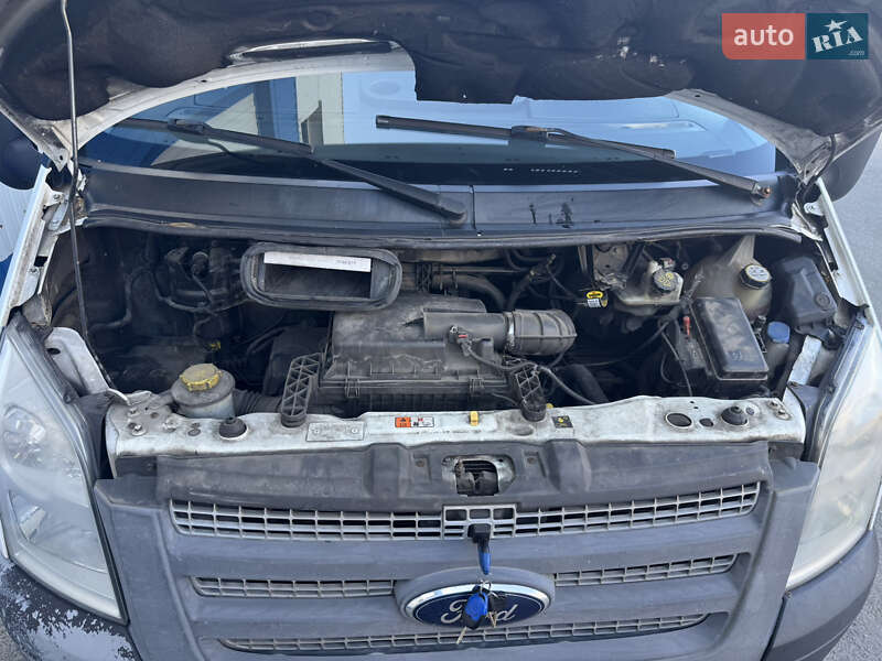 Грузовой фургон Ford Transit 2013 в Киеве