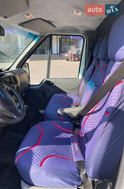 Грузопассажирский фургон Ford Transit 2001 в 
