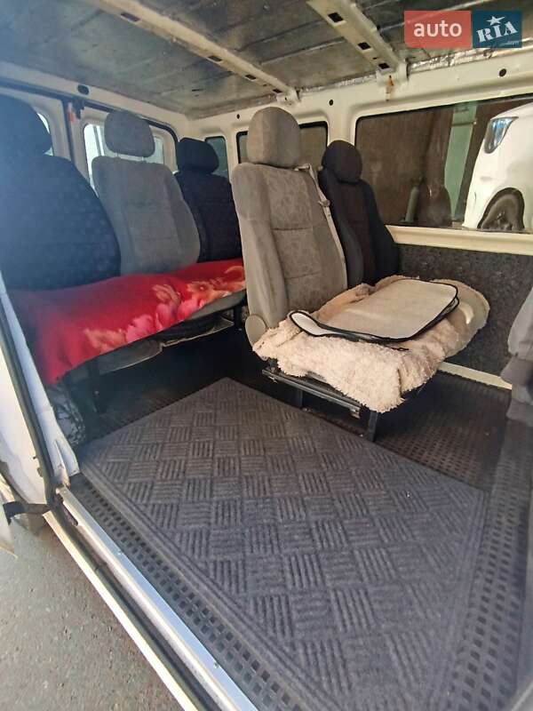 Грузопассажирский фургон Ford Transit 2004 в Дубно