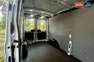 Грузовой фургон Ford Transit 2020 в 