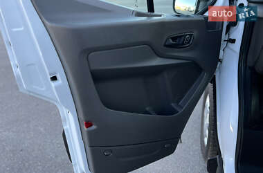 Грузовой фургон Ford Transit 2020 в 