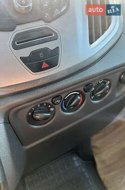 Грузовой фургон Ford Transit 2016 в 