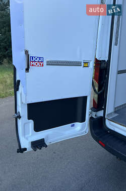 Грузовой фургон Ford Transit 2016 в 