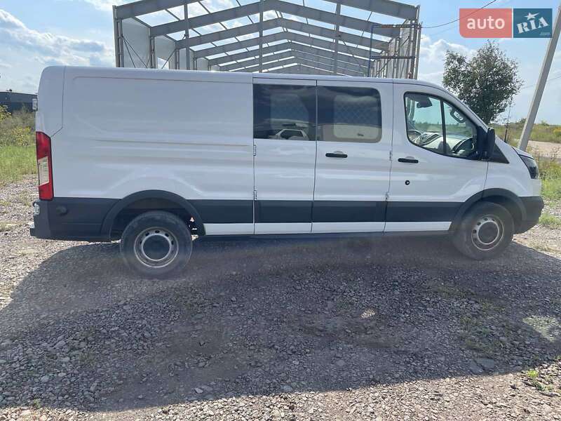 Вантажний фургон Ford Transit 2017 в Києві