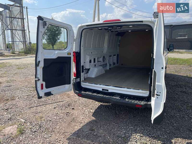 Вантажний фургон Ford Transit 2017 в Києві