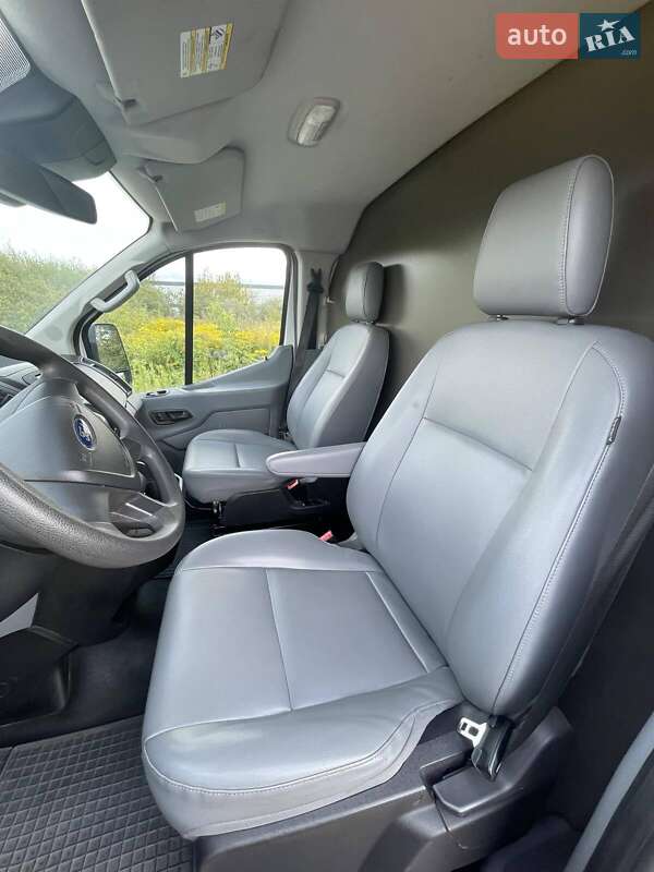 Вантажний фургон Ford Transit 2017 в Києві
