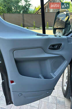 Вантажопасажирський фургон Ford Transit 2017 в 