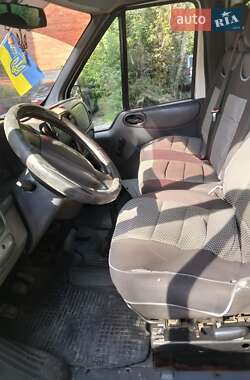 Грузопассажирский фургон Ford Transit 2001 в Львове