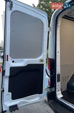 Грузовой фургон Ford Transit 2019 в 