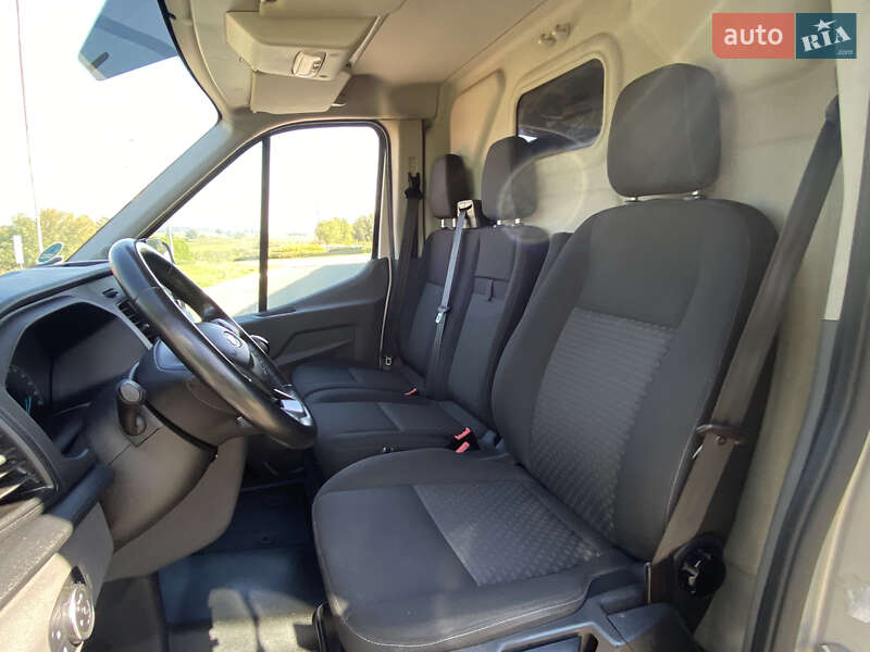 Грузовой фургон Ford Transit 2021 в Ирпене