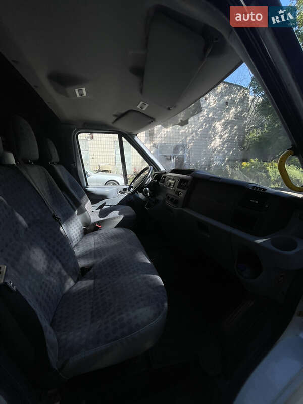 Грузовой фургон Ford Transit 2013 в Киеве фото 4 Грузовой фургон Ford Transit 2013 в Киеве