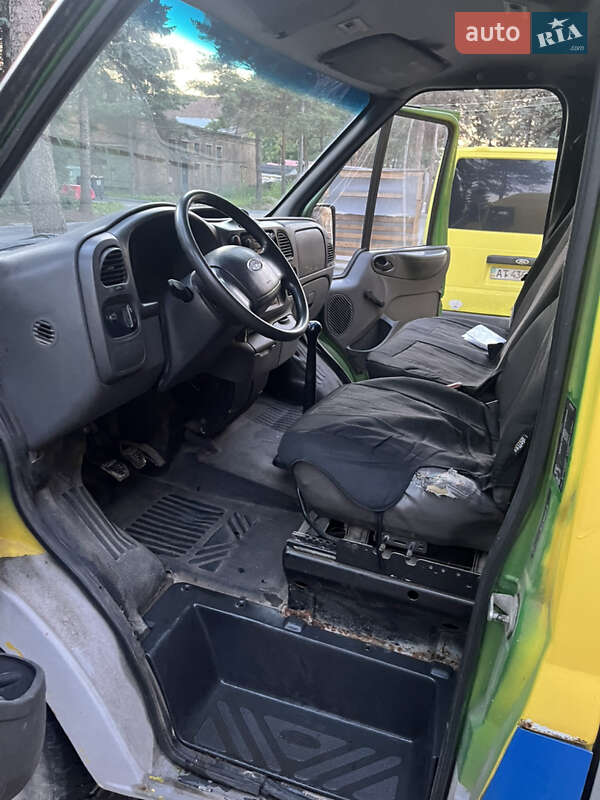 Грузовой фургон Ford Transit 2003 в Львове