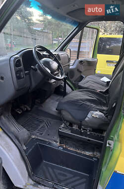 Грузовой фургон Ford Transit 2003 в 