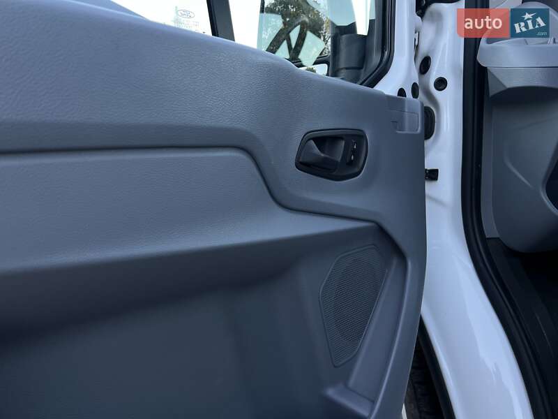 Вантажний фургон Ford Transit 2016 в Кам'янці фото 23 Вантажний фургон Ford Transit 2016 в Кам'янці