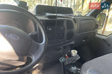 Грузовой фургон Ford Transit 2005 в 