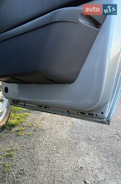 Грузовой фургон Ford Transit 2003 в 