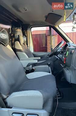 Грузовой фургон Ford Transit 2003 в 