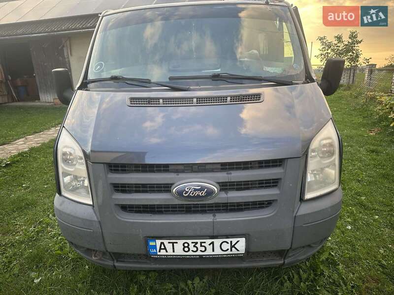 Микроавтобус Ford Transit 2011 в 
