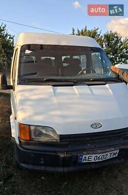Грузопассажирский фургон Ford Transit 1992 в 