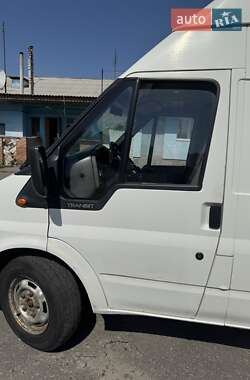 Грузовой фургон Ford Transit 2001 в 