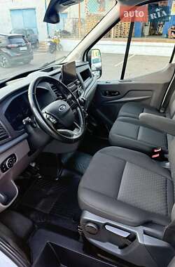 Грузовой фургон Ford Transit 2021 в 