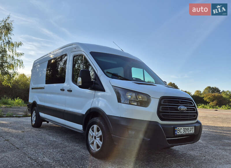 Вантажопасажирський фургон Ford Transit 2017 в Львові
