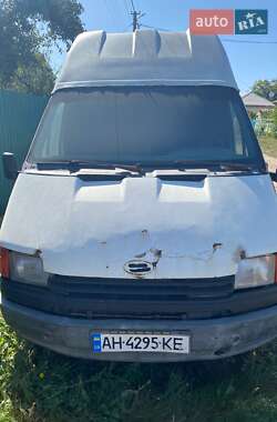 Грузовой фургон Ford Transit 1989 в Александрие