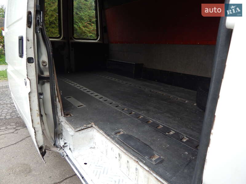 Вантажний фургон Ford Transit 1998 в Трускавці