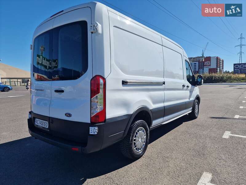 Грузовой фургон Ford Transit 2017 в Луцке