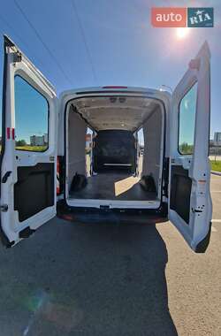 Грузовой фургон Ford Transit 2017 в 