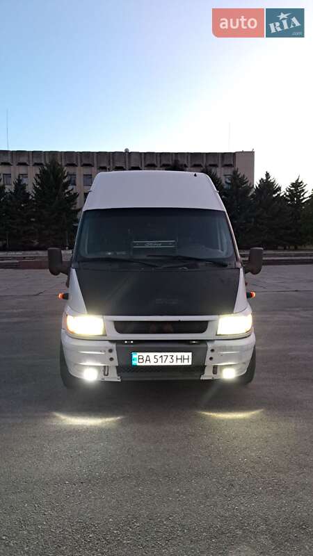 Вантажний фургон Ford Transit 2002 в 