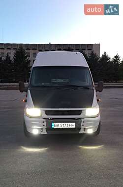Вантажний фургон Ford Transit 2002 в 