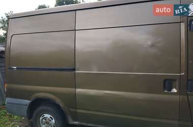 Вантажний фургон Ford Transit 2001 в 