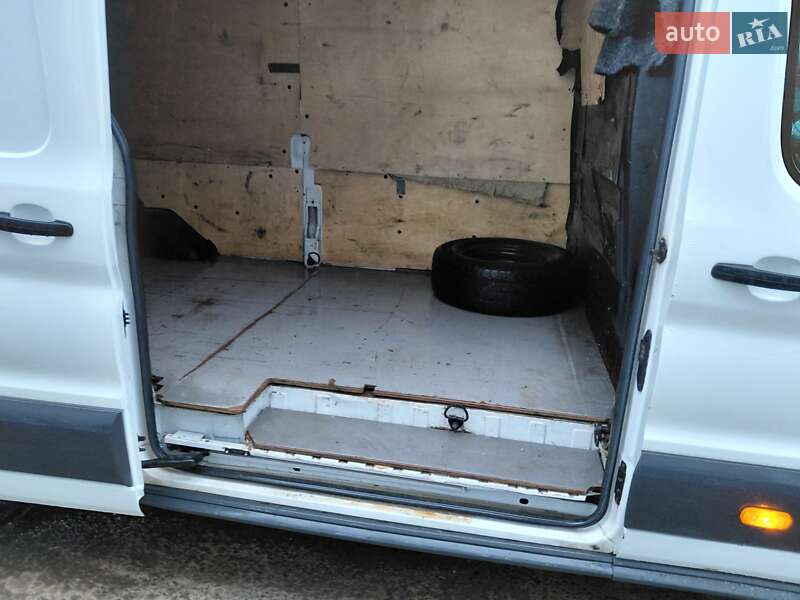 Грузовой фургон Ford Transit 2016 в Ивано-Франковске