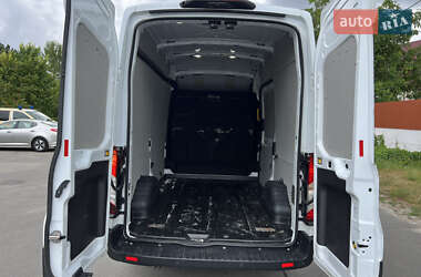 Грузовой фургон Ford Transit 2020 в 