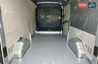 Грузовой фургон Ford Transit 2019 в 