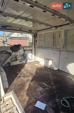 Грузовой фургон Ford Transit 2005 в 
