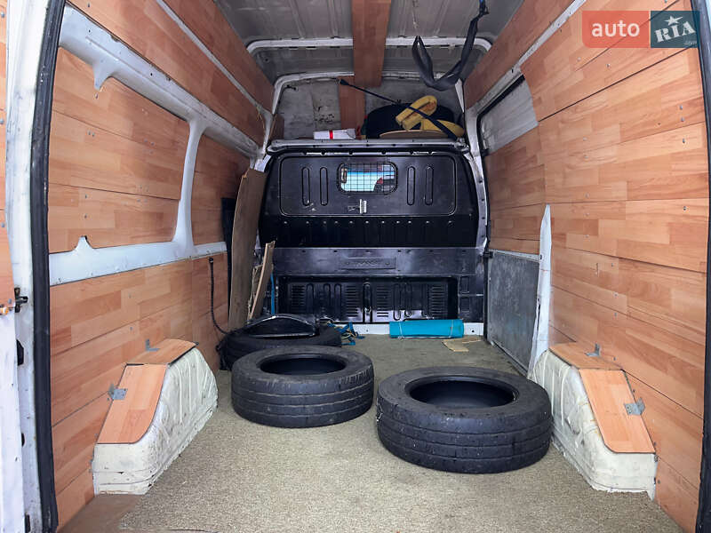 Вантажний фургон Ford Transit 2012 в Львові