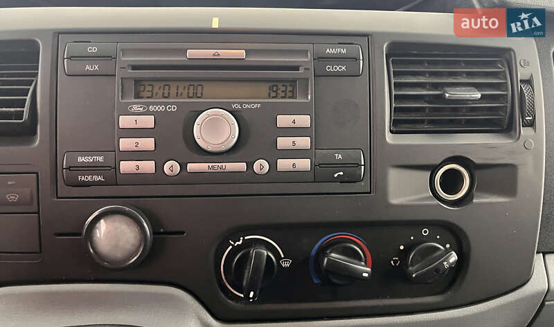 Вантажний фургон Ford Transit 2012 в Львові