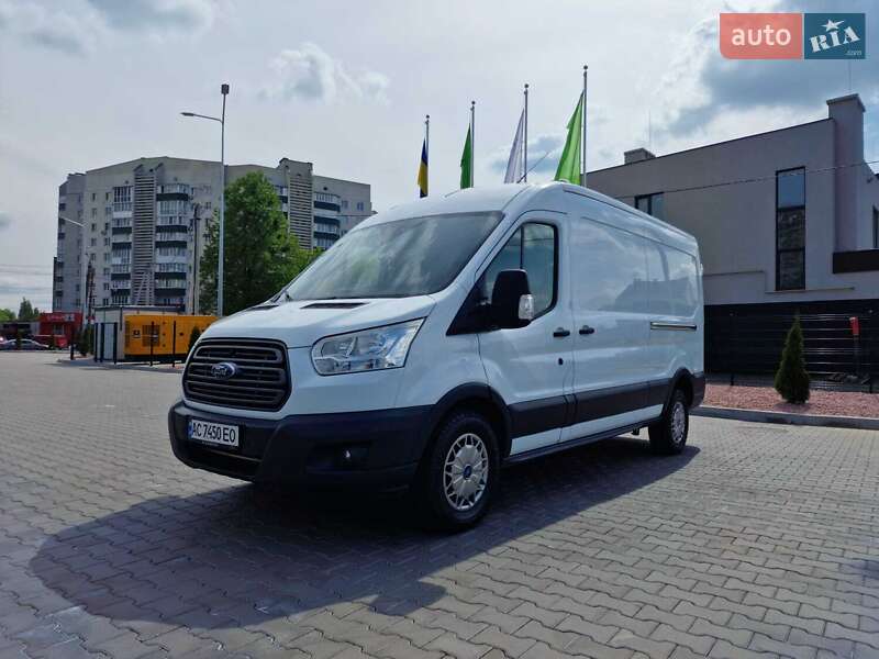 Грузовой фургон Ford Transit 2017 в Луцке