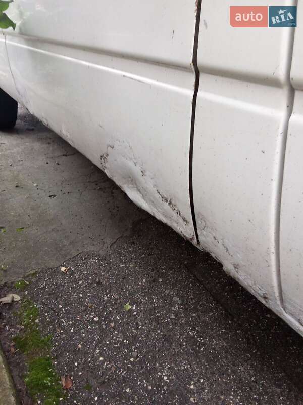 Грузовой фургон Ford Transit 1999 в Козове