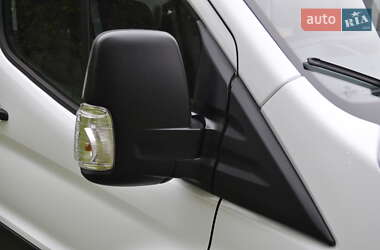 Вантажний фургон Ford Transit 2020 в 