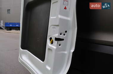 Вантажний фургон Ford Transit 2020 в 
