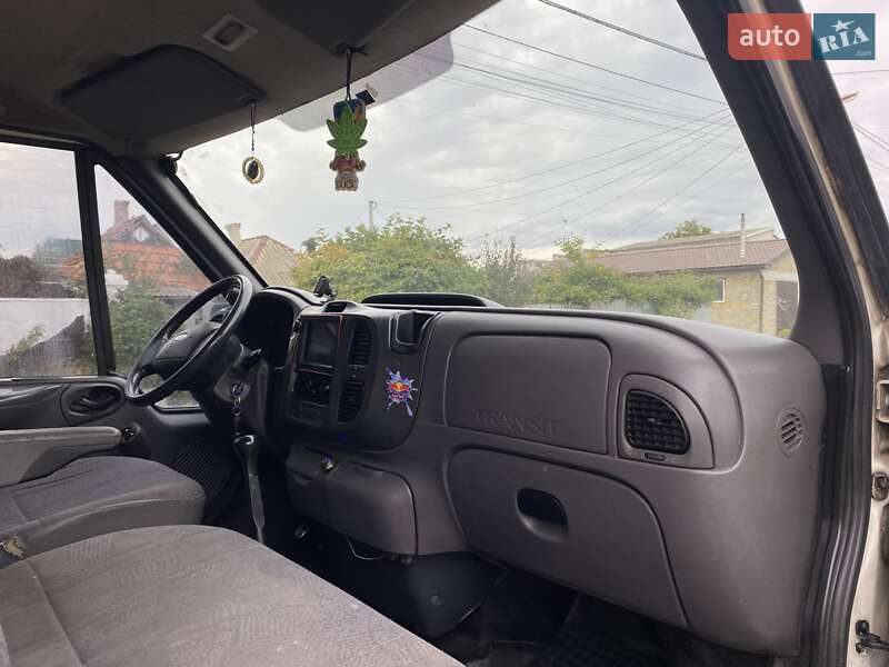 Грузопассажирский фургон Ford Transit 2003 в Николаеве