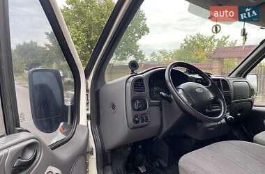 Вантажопасажирський фургон Ford Transit 2003 в 