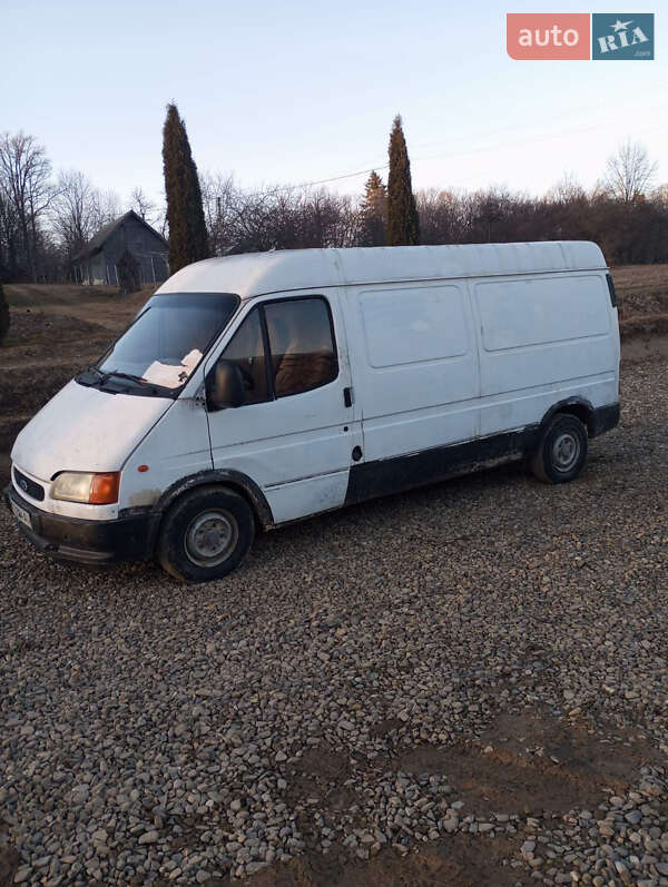 Вантажний фургон Ford Transit 1995 в Косові
