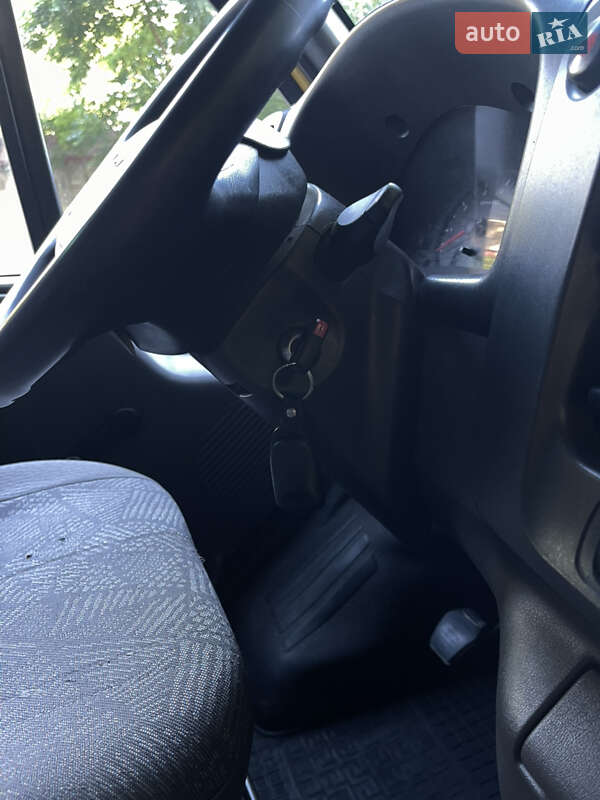 Мікроавтобус вантажний (до 3,5т) Ford Transit 2005 в Чернівцях
