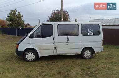 Вантажопасажирський фургон Ford Transit 1986 в 